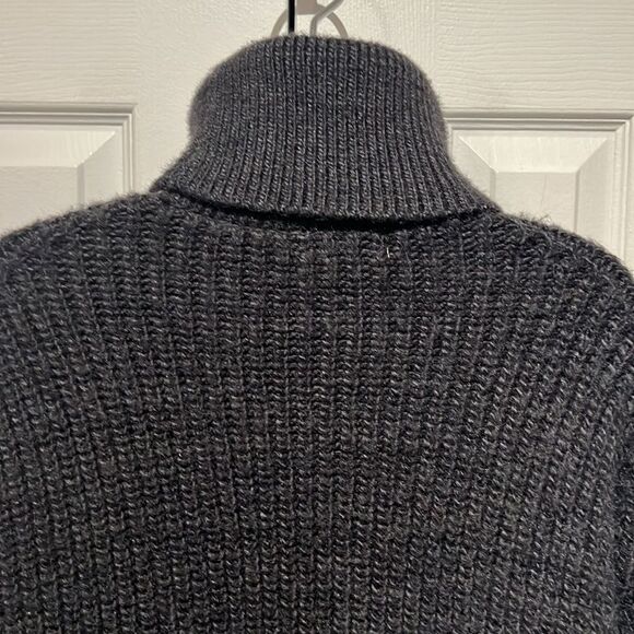 H&M Dark Charcoal Grey almost Black Turtleneck Sweater Size M - Picture 6 of 9
